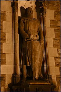 Statue at entrance to Edinburgh Castle